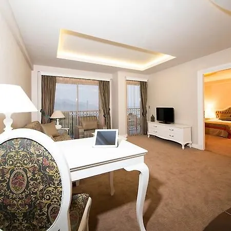 Daphne Lycia Apartment *